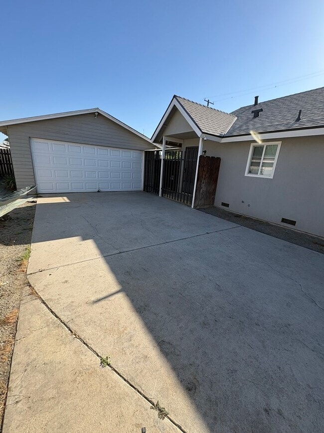 Photo - 700-710 E Tulare Ave Unit 700