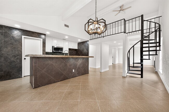 Photo - 8632 Maplecrest Dr