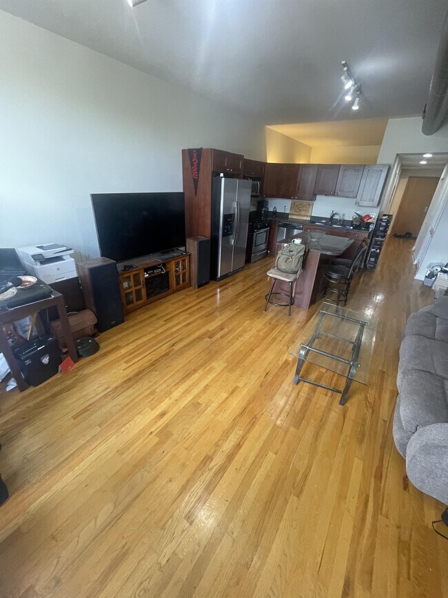 Photo - 837 S Western Ave