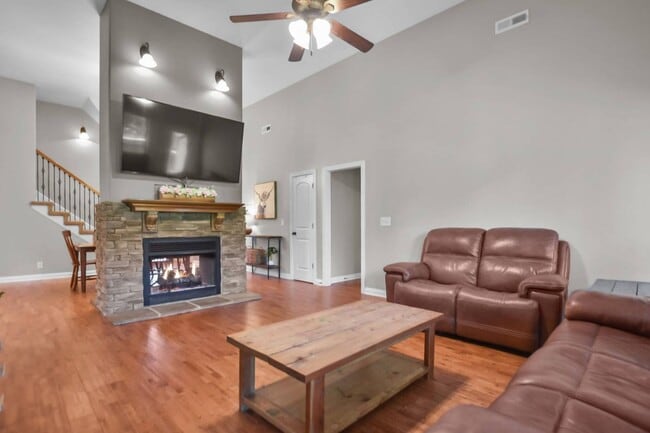 Photo - Pet Friendly Three Bedroom with Bonus!
