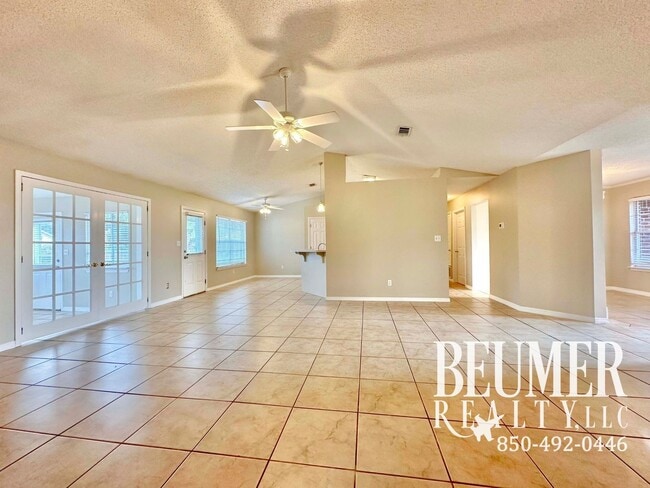 Photo - Beautiful 3Bed/2Bath Home Close to Corry Station