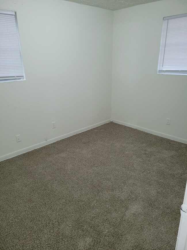 Photo - 1541 W 1st St