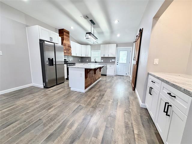 Photo - 710 N Rusk St