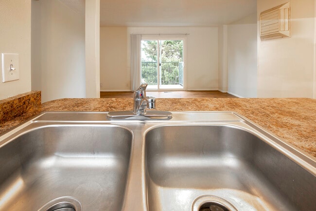 Photo - Lookout Pointe