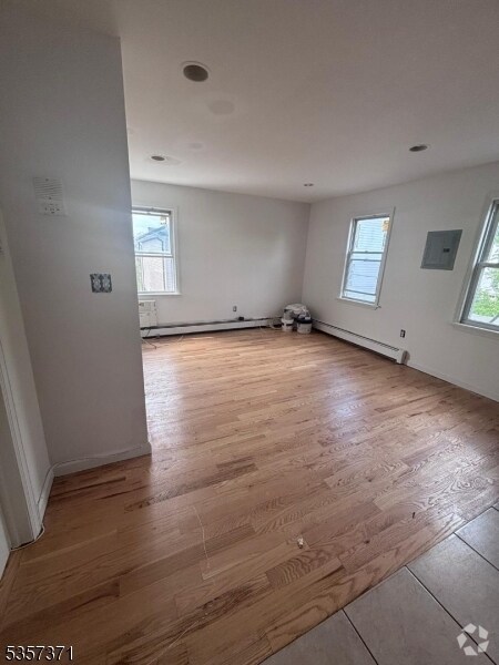 Building Photo - 107 Goodwin Ave Unit 3 Rental