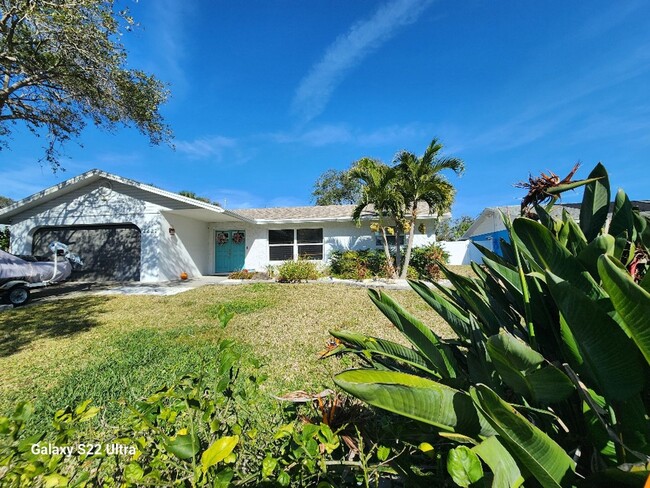 Beautiful Beachside Pool Home - Beautiful Beachside Pool Home