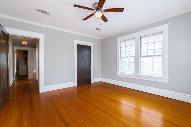 Photo - 806 Winbern St Unit 2