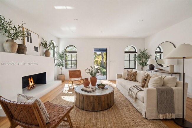 Photo - 415 Aledo Ave