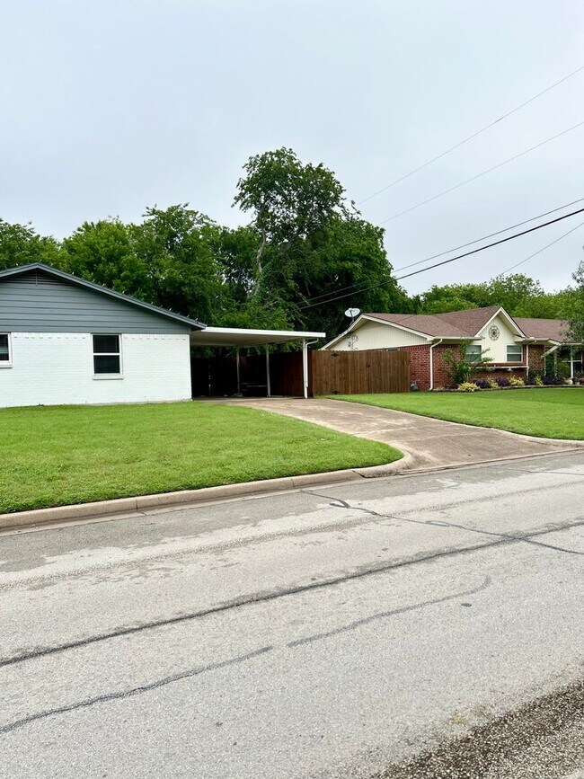 Photo - Located in the HEART of Burleson!