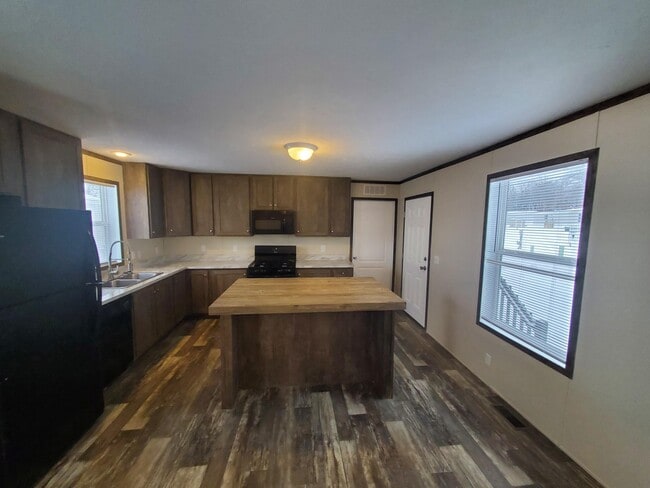 Photo - 45 Sparrow Hill Dr