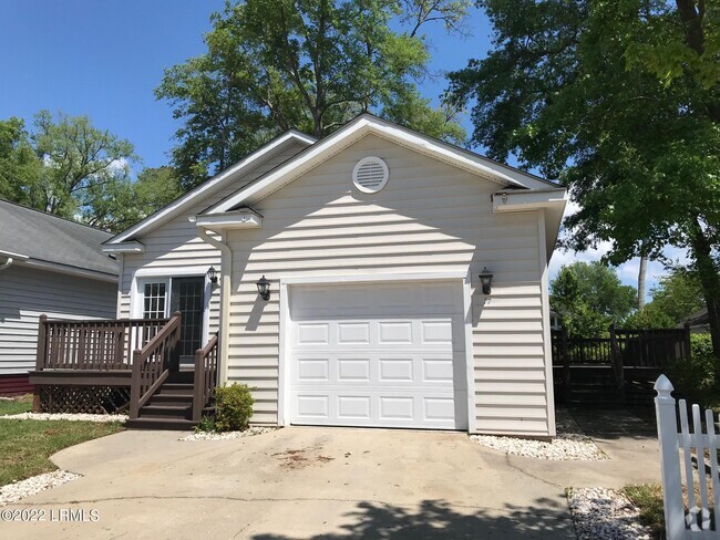 Building Photo - 17 Rockville Way Rental