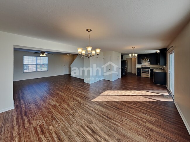 Photo - 69 Sandburg Dr