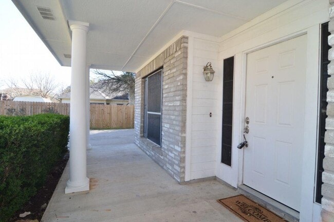 Photo - 9405 Lightwood Loop