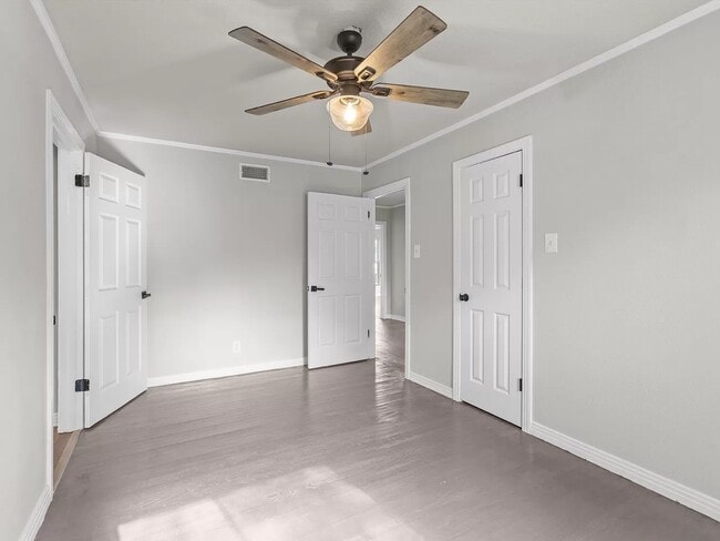 Photo - 1330 Graham Dr