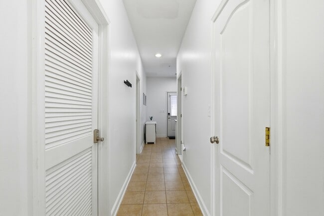 Photo - 613 Spectator Ave