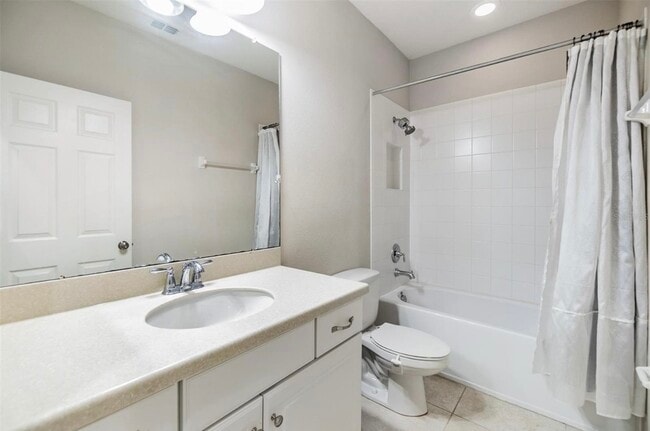 Photo - 1066 Amber Leaf Trl House