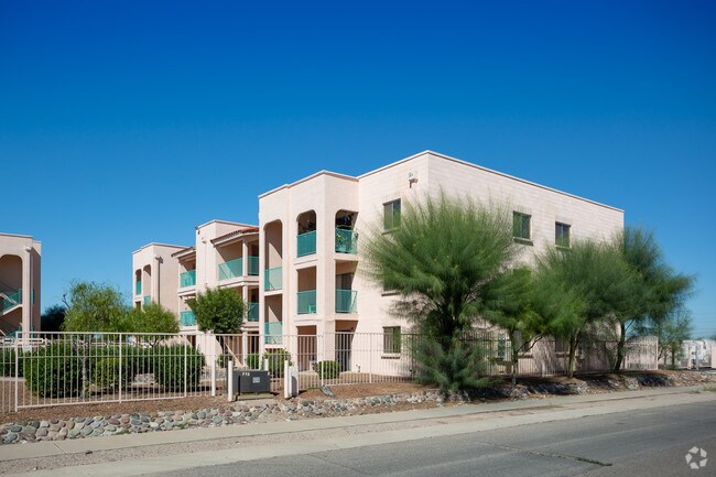Drexel Plaza Apartments - Drexel Plaza Apartments