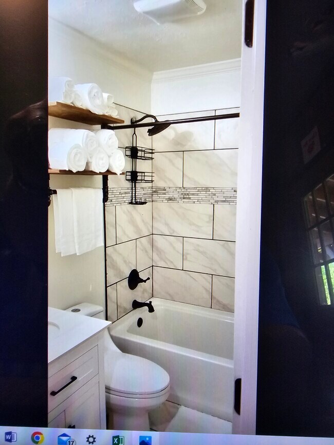 Photo - 417 1st St S