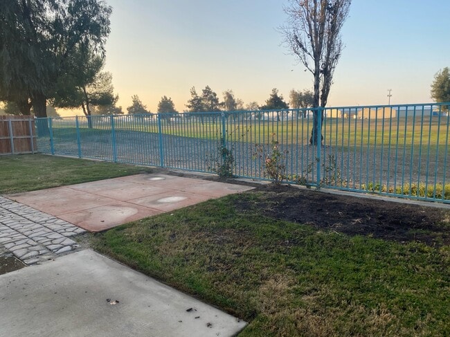 Back Yard - 1021 Golf Ave