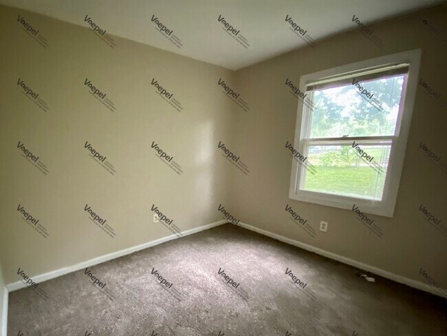 Photo - 2 Bedroom 1 Bath Duplex Apartment