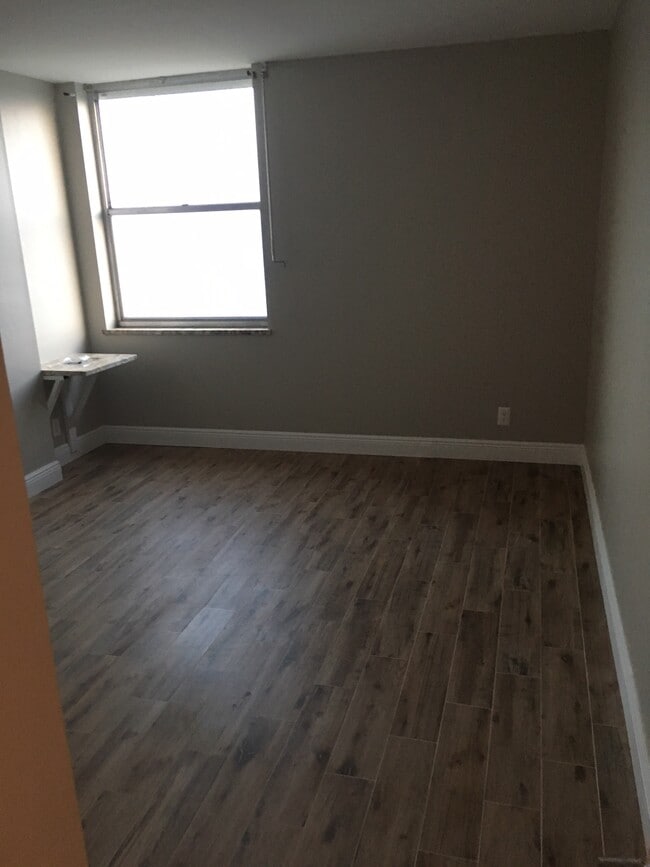 Photo - 111 Briny Ave Unidad #2012