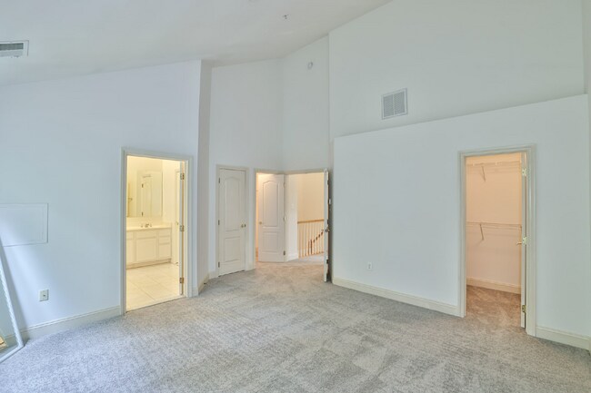Photo - AFFORDABLE and SPACIOUS 3br Townhouse by P...