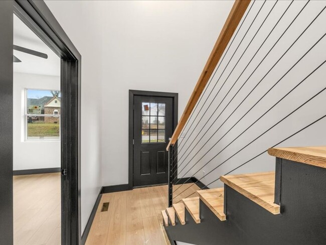 Photo - Knoxville 37914 - 3 bedroom, 3 bath stunni...