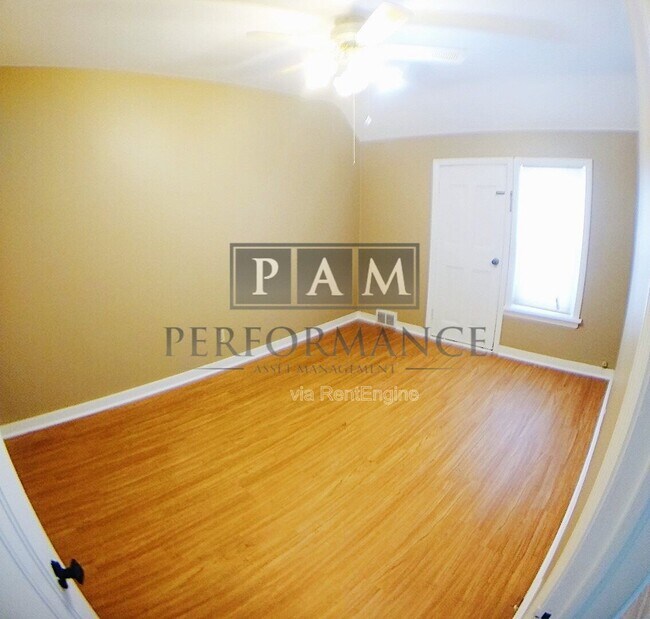 Photo - W164N9110 Water St Unidad 4