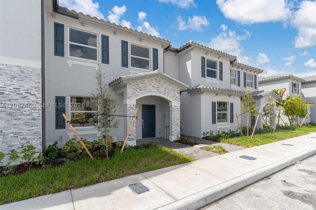 1081 SE 3rd Terrace