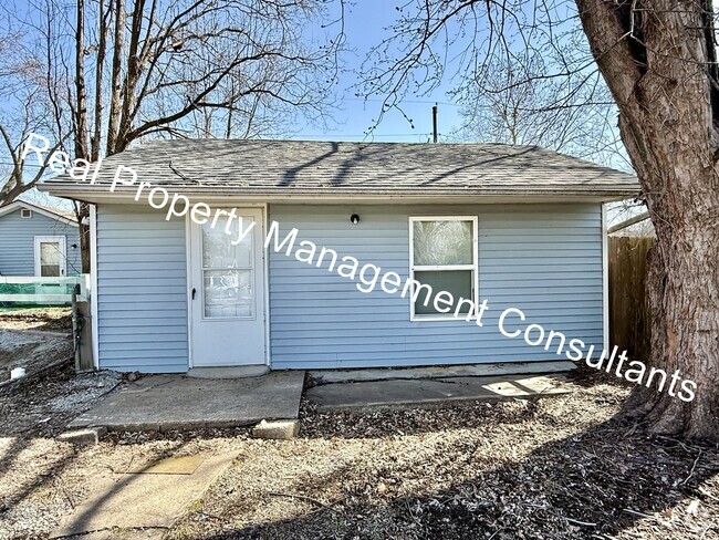 Building Photo - Charming 1-Bedroom Bungalow – Cozy & Conve... Rental