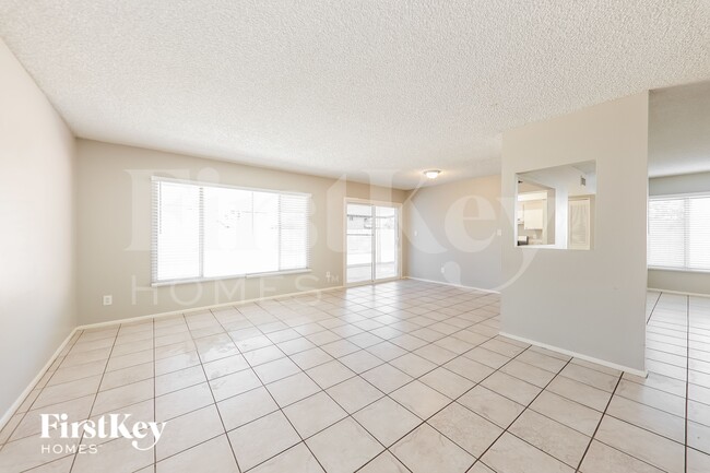 Photo - 14016 N 33rd Dr