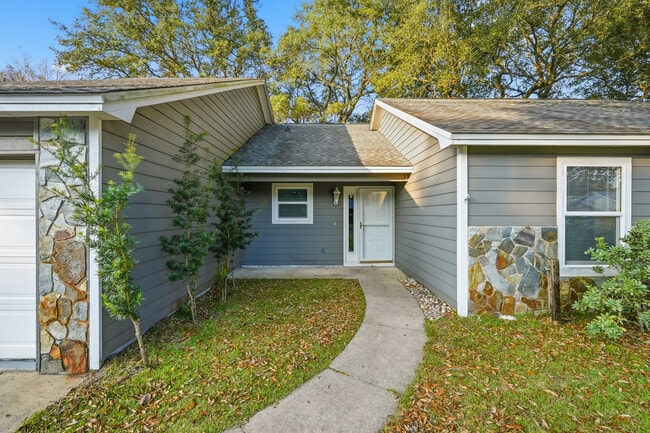 Photo - 266 Honeysuckle Way