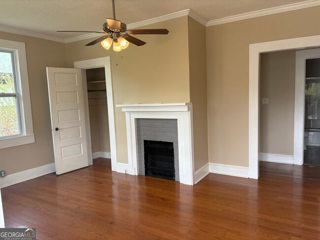 Photo - 10 Kirkwood St NE