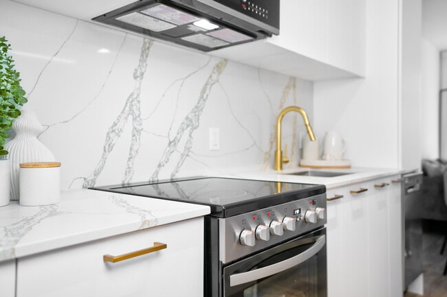 Building Photo - 1020 Rue Levert