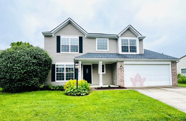 Beautiful Updated 4 Bed 2.5 Bath Westfield - Beautiful Updated 4 Bed 2.5 Bath Westfield House