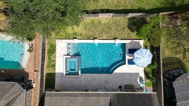 Photo - 14 Whispering Thicket Pl