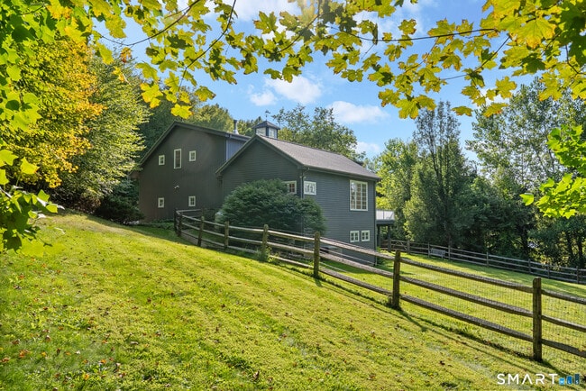 84 Gunn Hill Rd