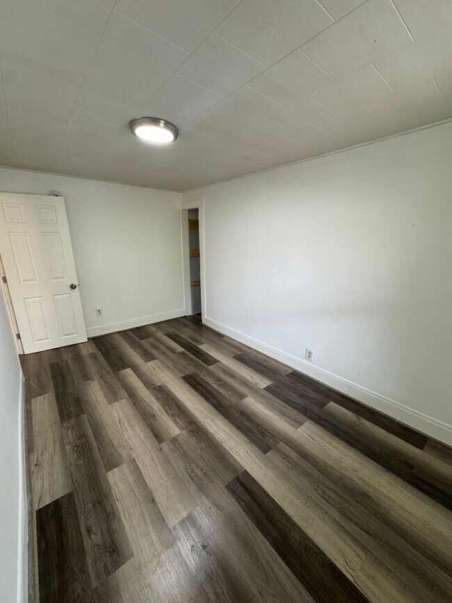 17 Sullivan St