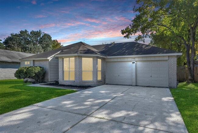 Photo - 2306 Piddler Dr