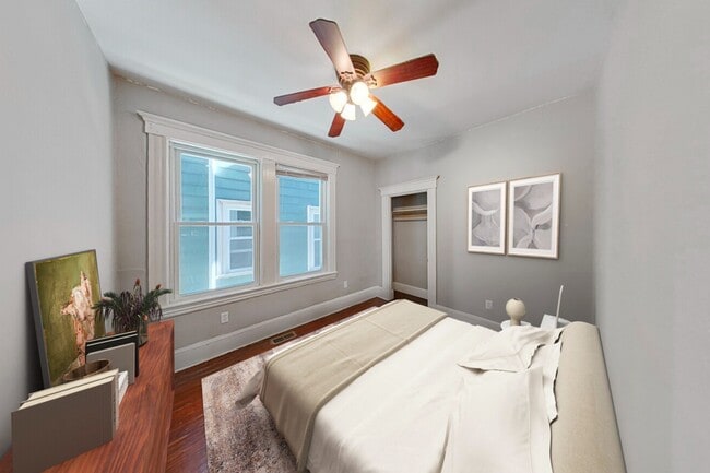 Photo - 737 Parker St