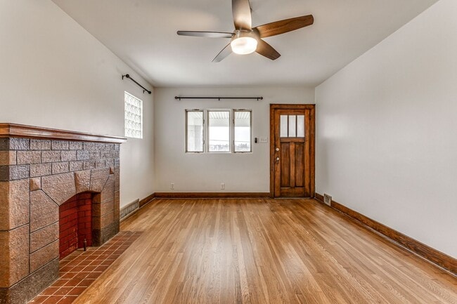 Photo - AVAILABLE JULY 1ST! BEAUTIFUL 3 bedroom / 1.5 bathroom house in KENNEDY TOWNSHIP!