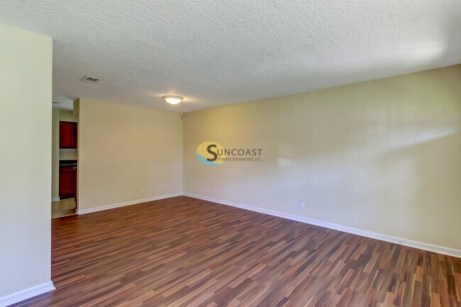 Photo - 7438 Jade Dr N