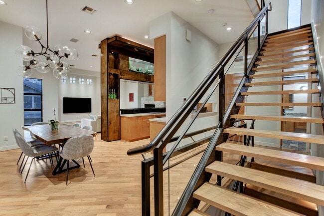 Photo - 5002 Milam St