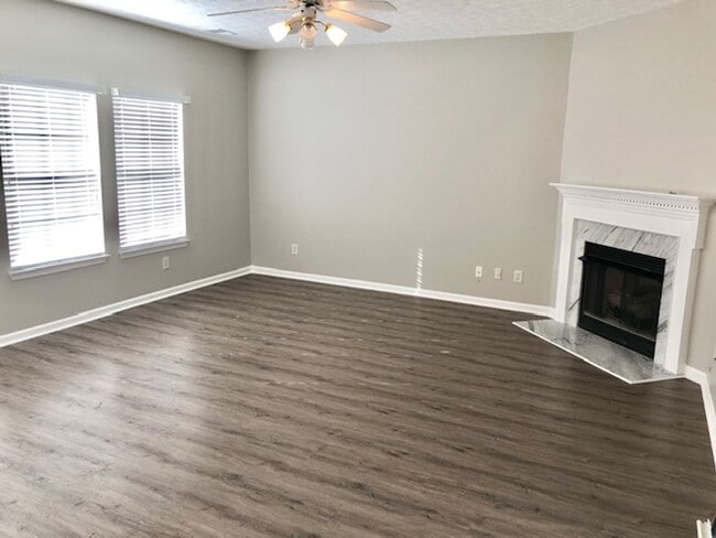 Photo - 4 bed, 2.5 Bath Home w/ 2 Car Garage in Franklin Green