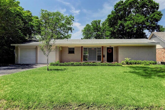 Photo - 10050 Haddington Dr House