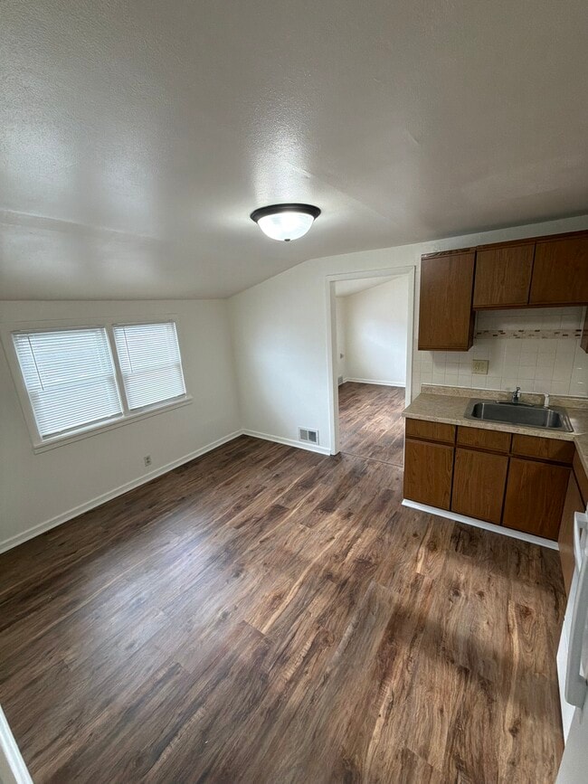 Photo - 2114 S 61st St