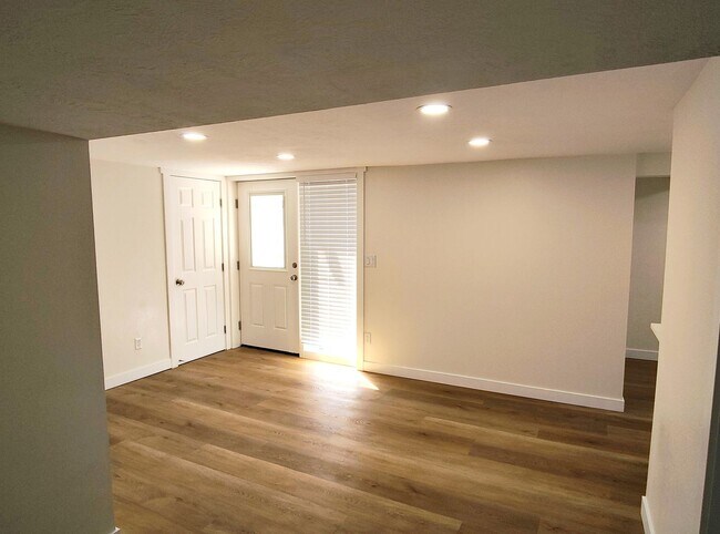 Photo - 951 Logan Ave S Unit 951 E Logan Ave #B