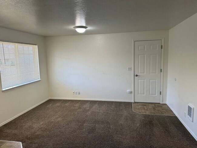 Photo - Updated 2 bedroom 2 bath triplex in Spring...