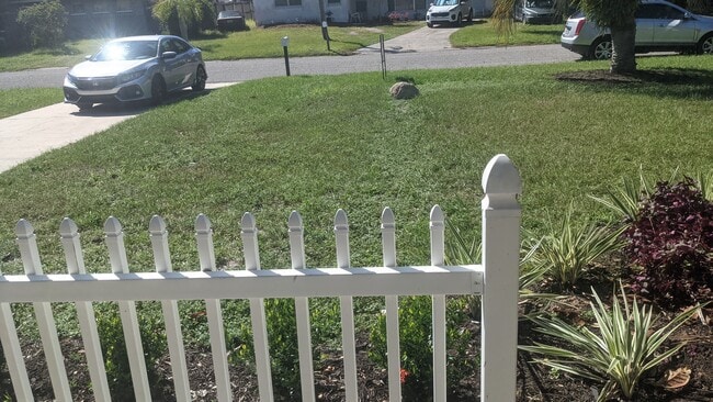 Photo - 2042 Harley Ave