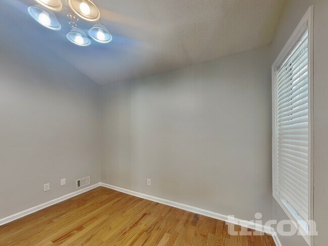 Photo - 118 Valleydale Dr